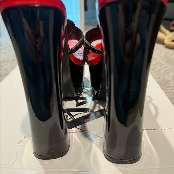 YRU LIMITED EDITION - Elvira Spider Heels - Picture 5 of 5